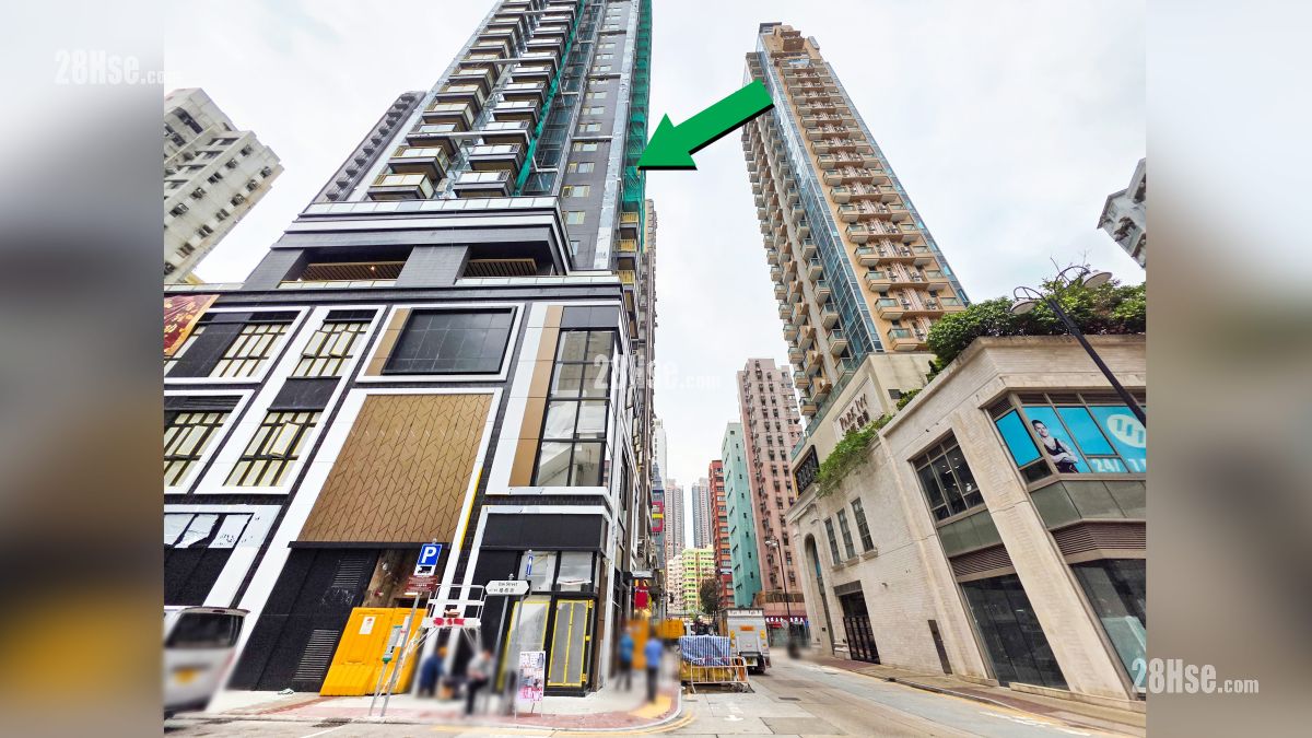 映居 周边大厦 项目 (绿色箭嘴部分) 对面为 Park Ivy 奥朗·御峯