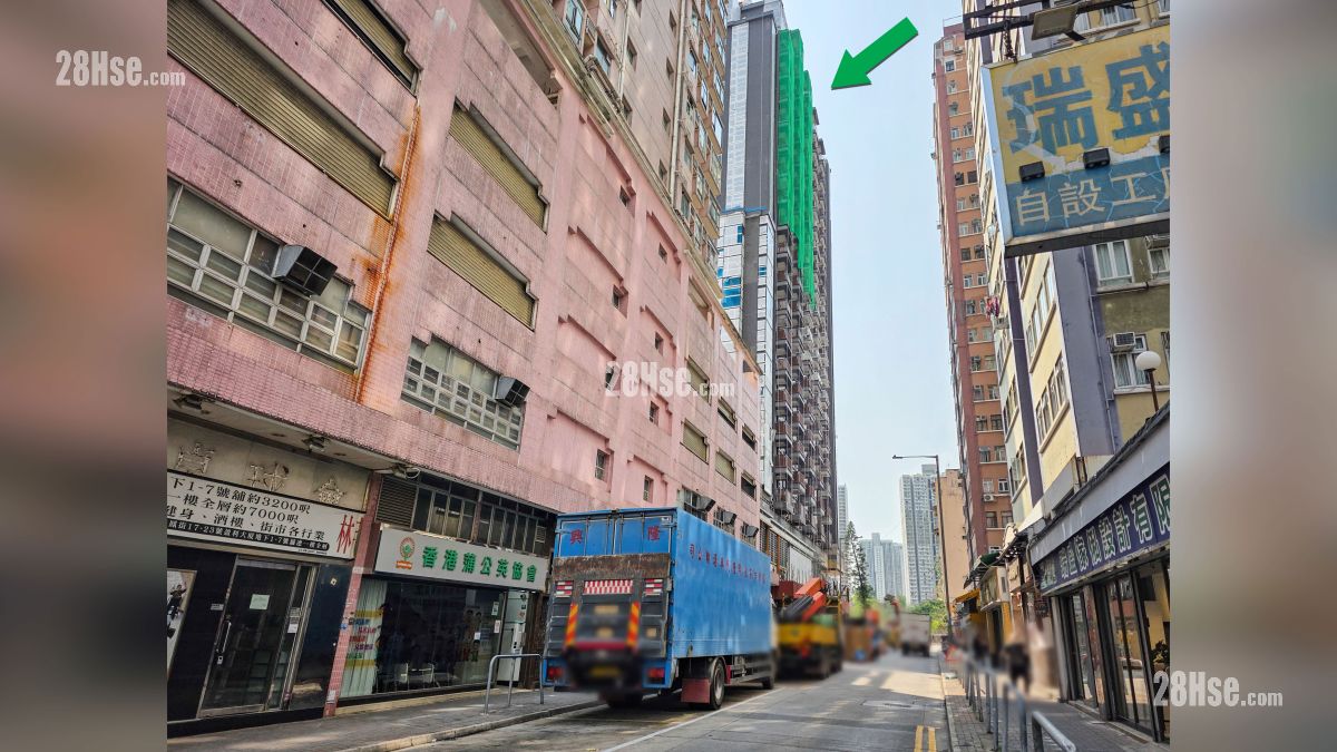 荟淳 屋苑设施环境 项目 (绿色箭嘴部分) 外的飞凤街