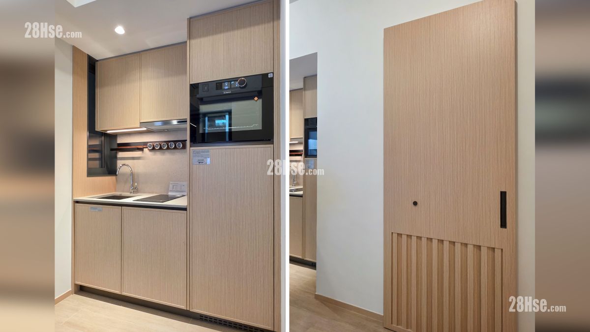 荟淳 示范单位 开放式厨房部分(图左), 浴室部分采用趟门 (图右)