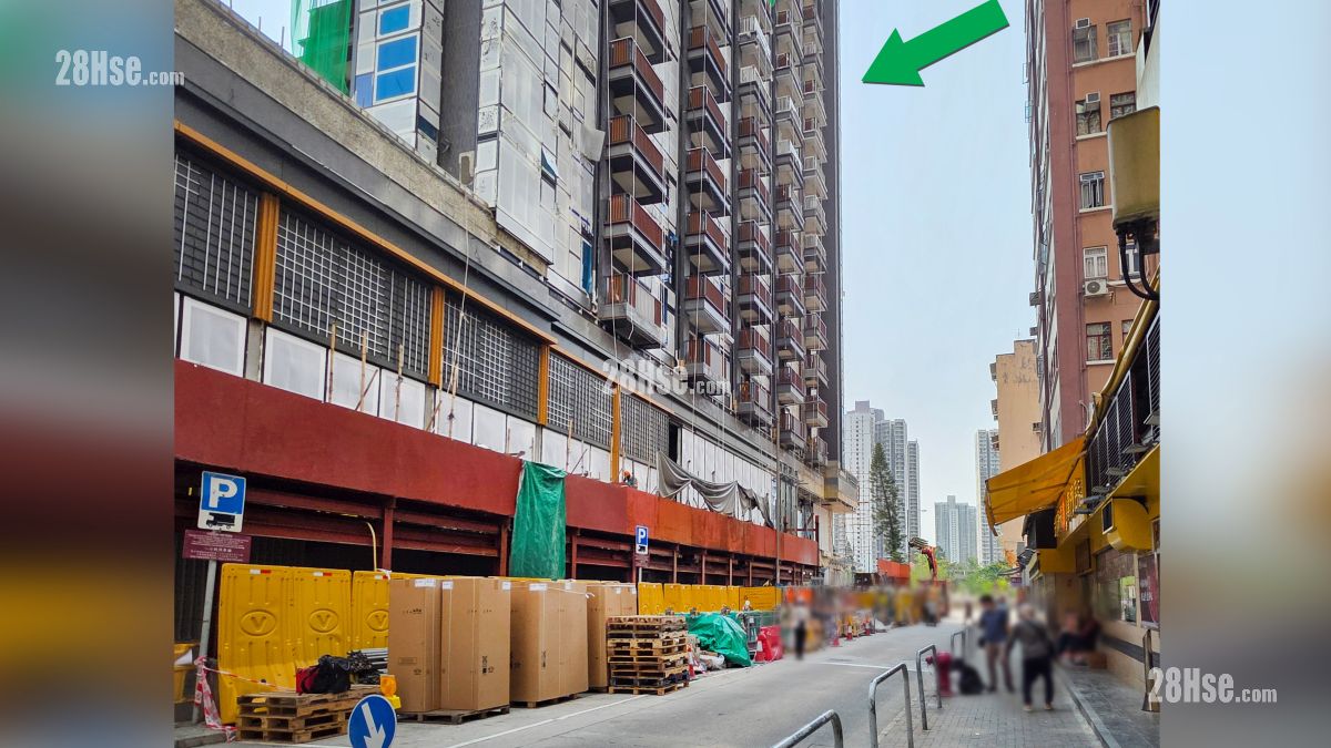 荟淳 屋苑设施环境 项目 (绿色箭嘴部分) 外的飞凤街