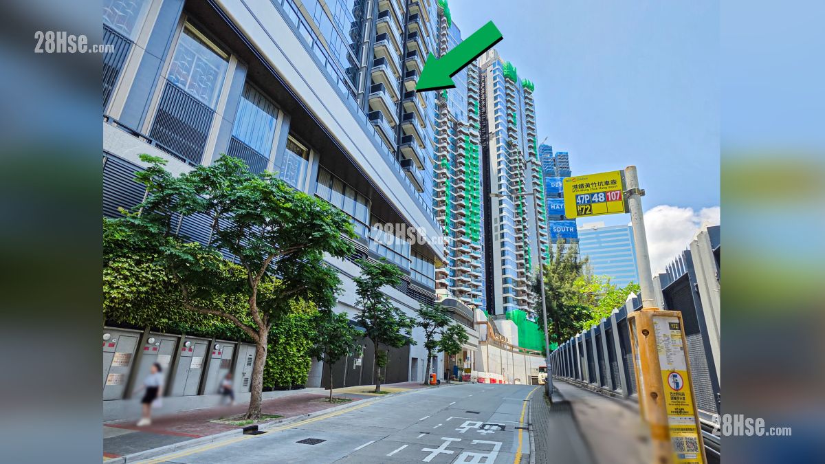 项目 (绿色箭嘴部分) 外的警校道设有城巴巴士站 (47P,48,107,N72)